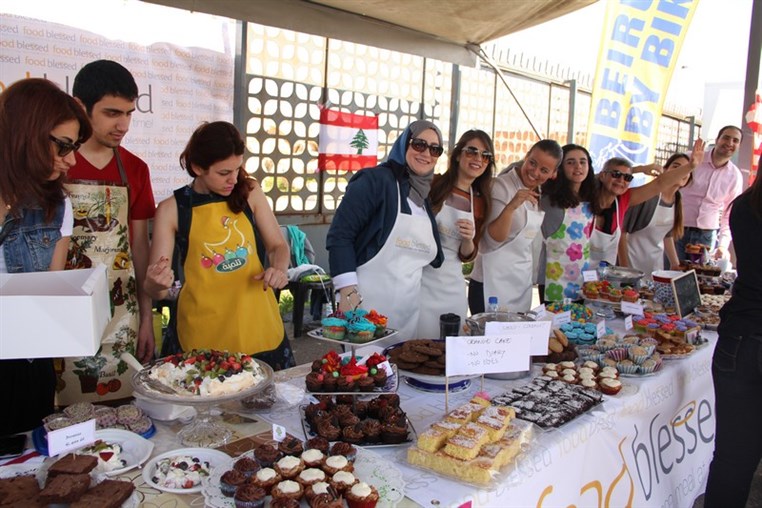 CrumbleBerrys Eat cake for a cause